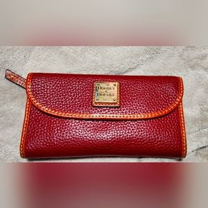 DOONEY & BOURKE~Pebble Grain Continental Clutch Wallet~WINE W/TAN TRIM